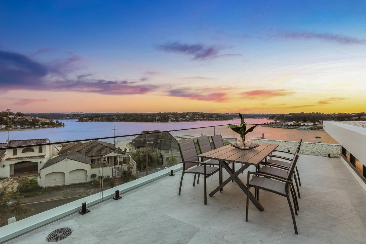 Luxury Waterside Home Sydney Bagian luar foto